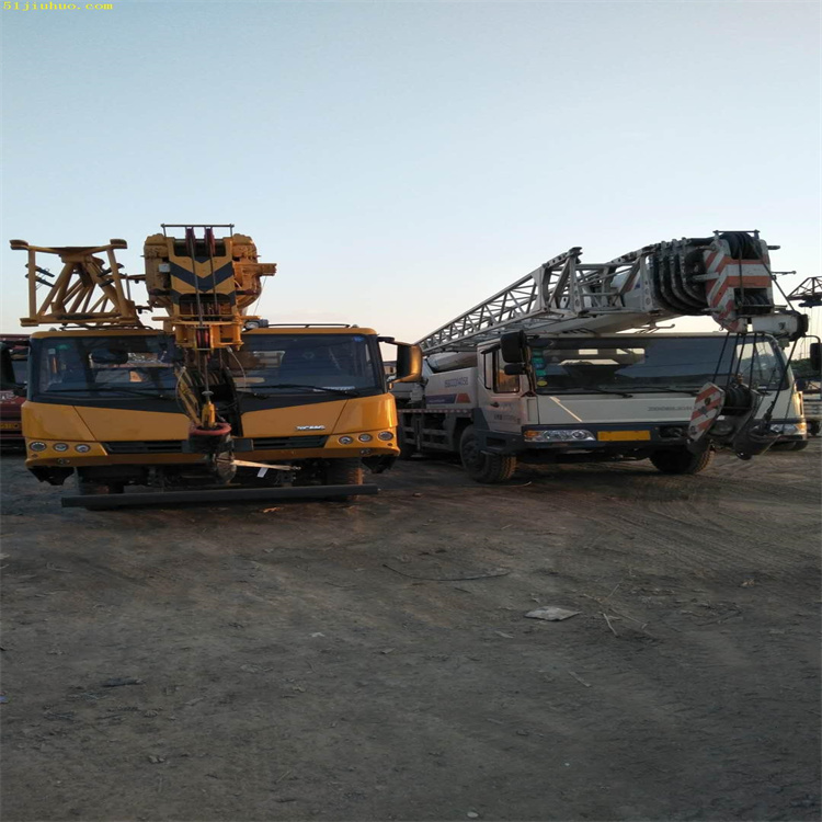 西区吊车吊挖机正确办法