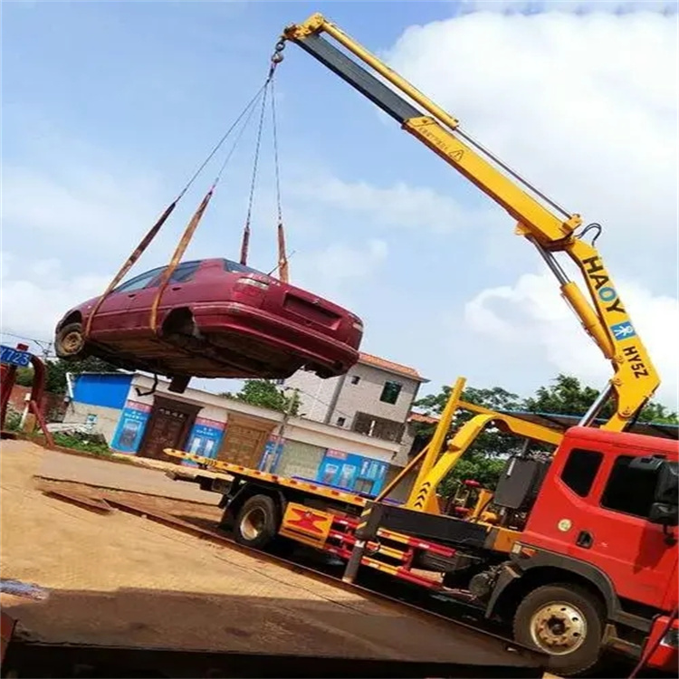 西区吊车吊汽车的正确方法